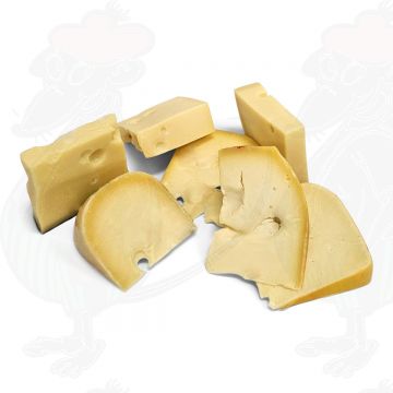 Pacco di Formaggio con Buchi